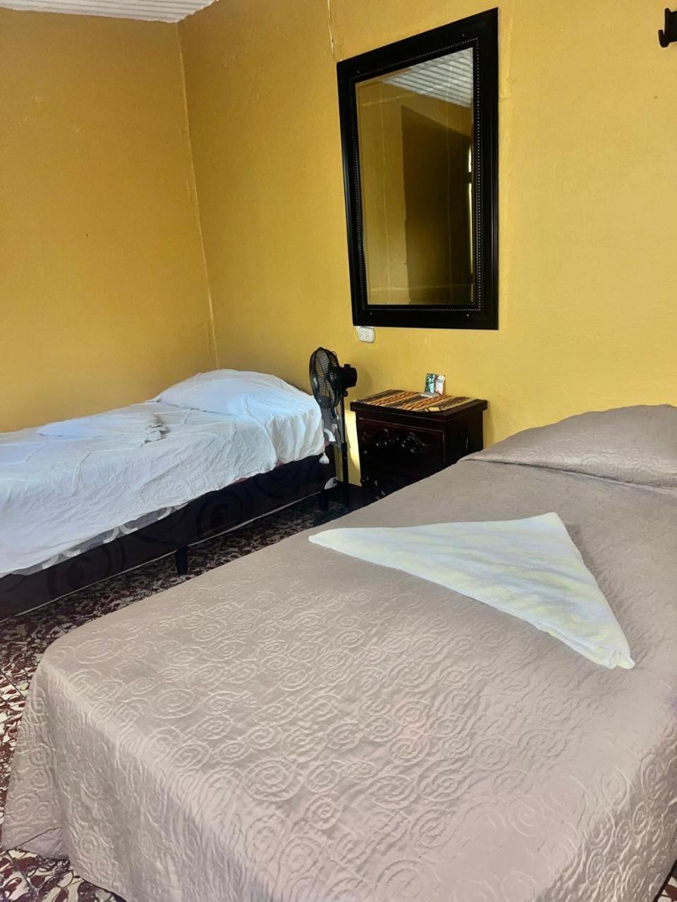 Hotel Alma Maya 危地马拉安地瓜 外观 照片